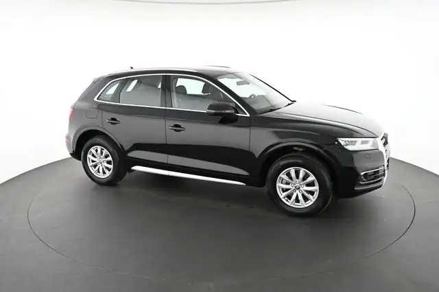 Audi Q5 view 8