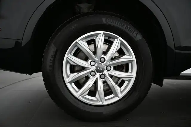Audi Q5 view 15