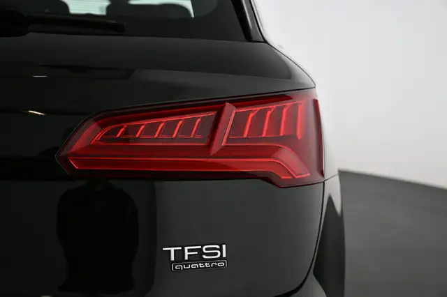 Audi Q5 view 14