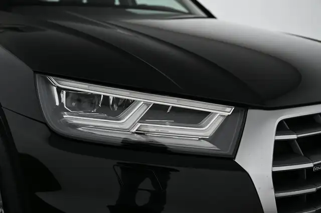Audi Q5 view 16