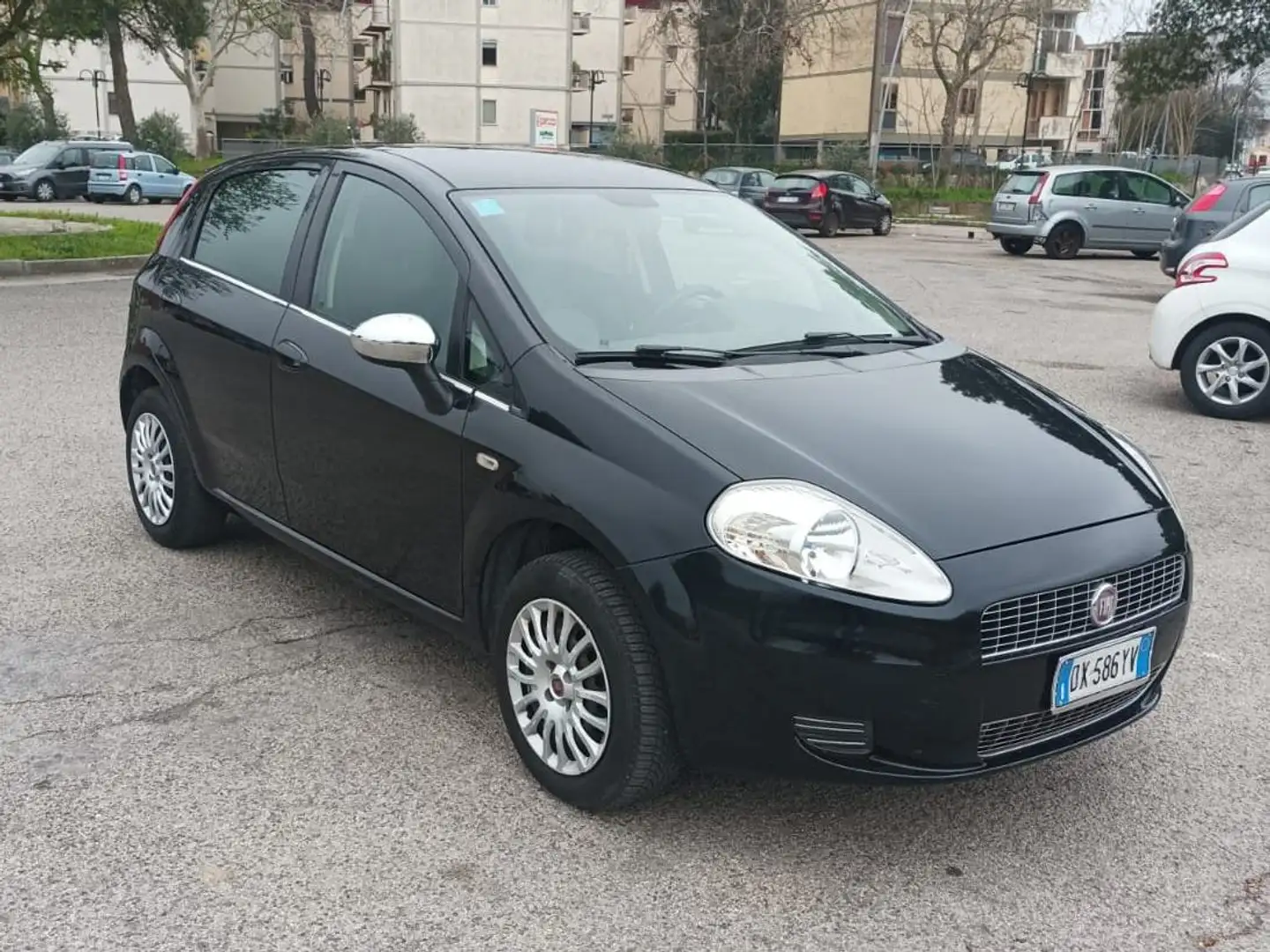 Fiat Grande Punto Grande Punto - 5p 1.4 natural power Actual - 77cv Nero - 1