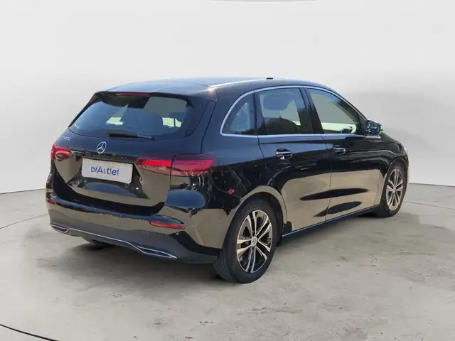 Mercedes-Benz B Class view 4