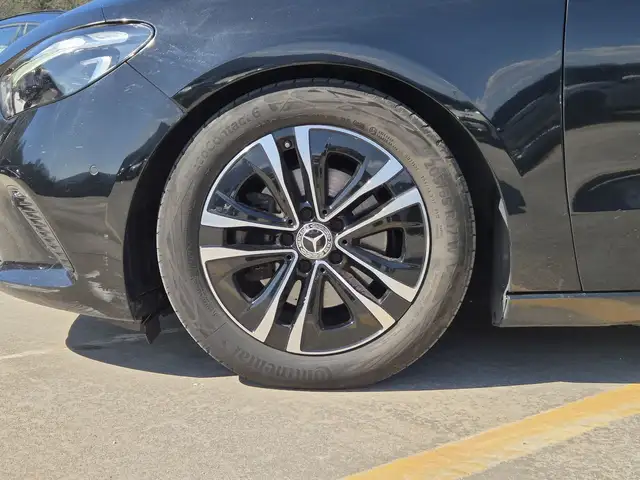Mercedes-Benz B Class view 13