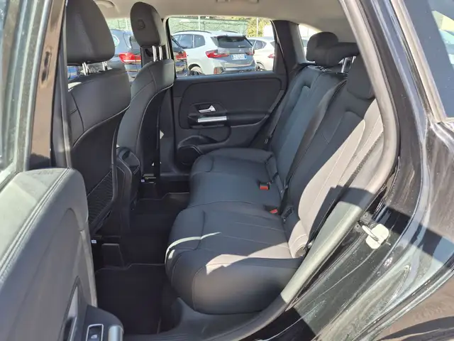 Mercedes-Benz B Class view 7