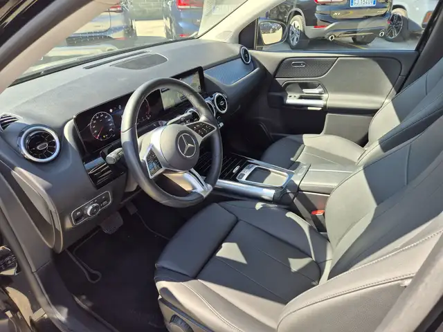 Mercedes-Benz B Class view 6