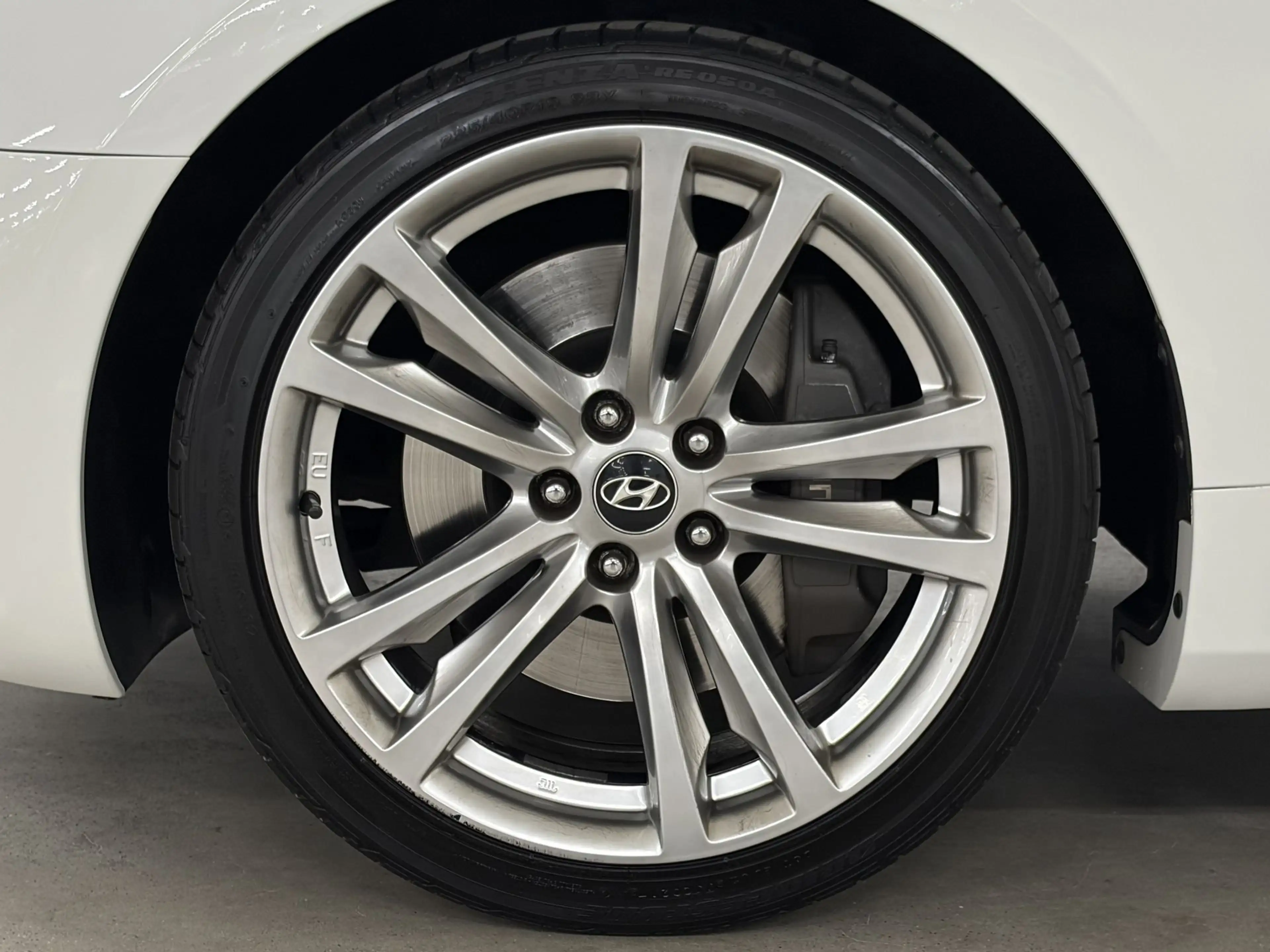 Hyundai Genesis Genesis Coupé T-GDI 2.0 — photo 7