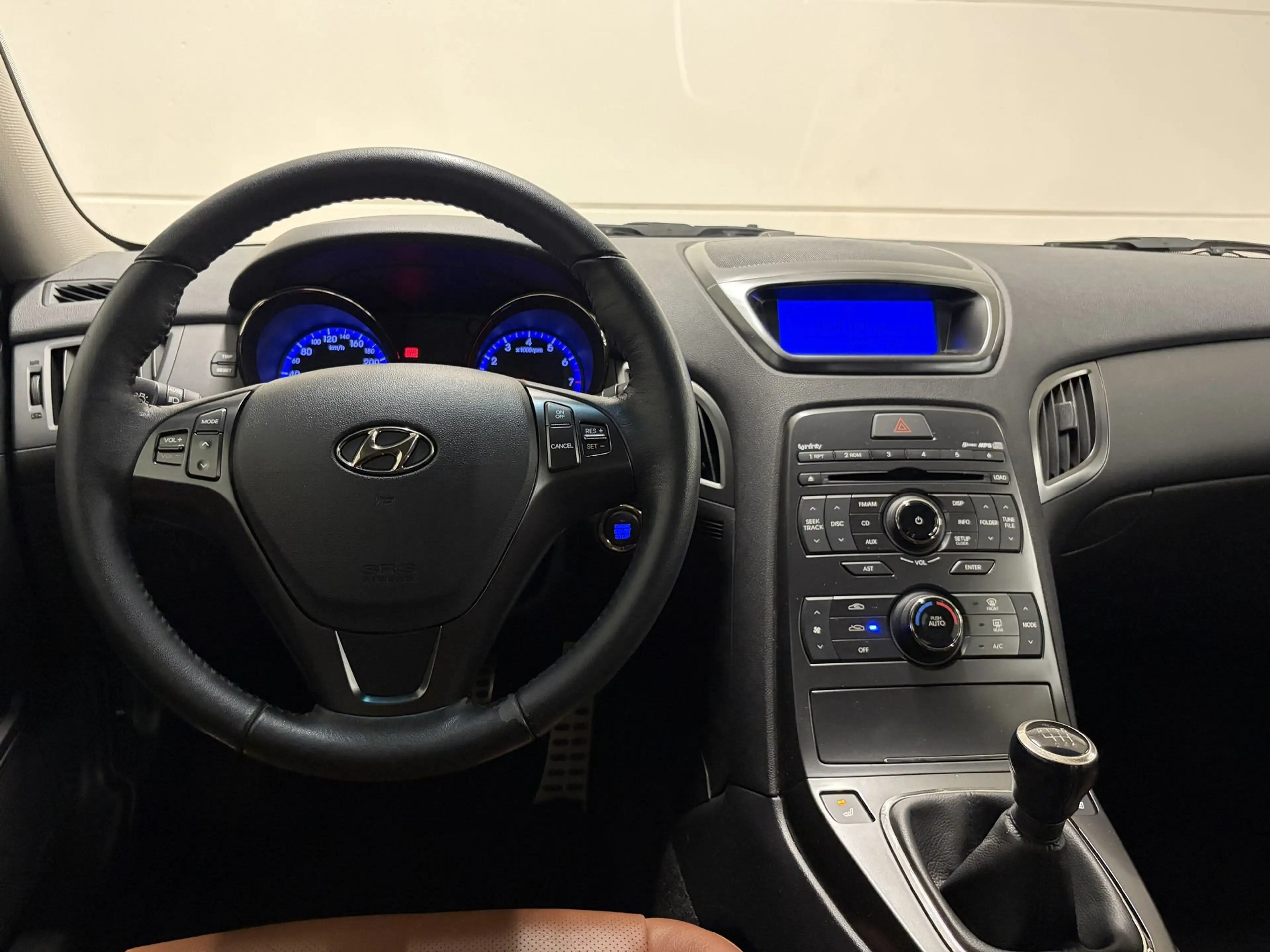 Hyundai Genesis Genesis Coupé T-GDI 2.0 — photo 11