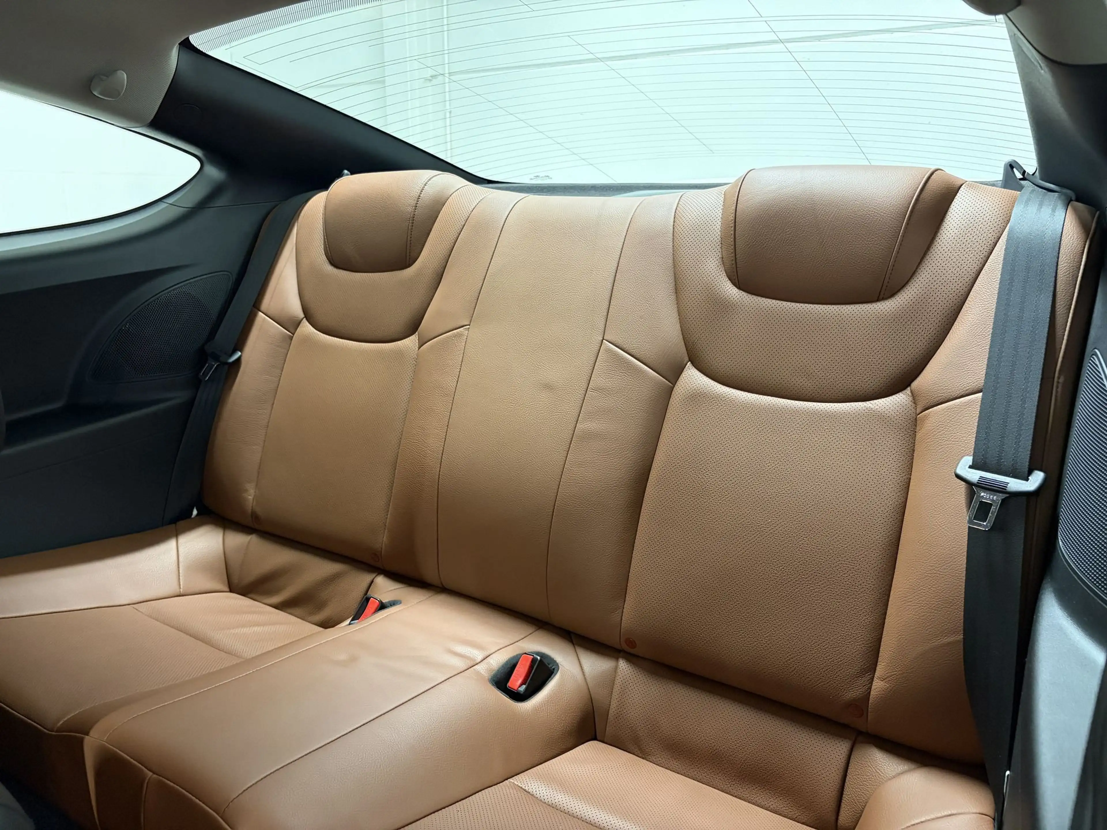 Hyundai Genesis Genesis Coupé T-GDI 2.0 — photo 10