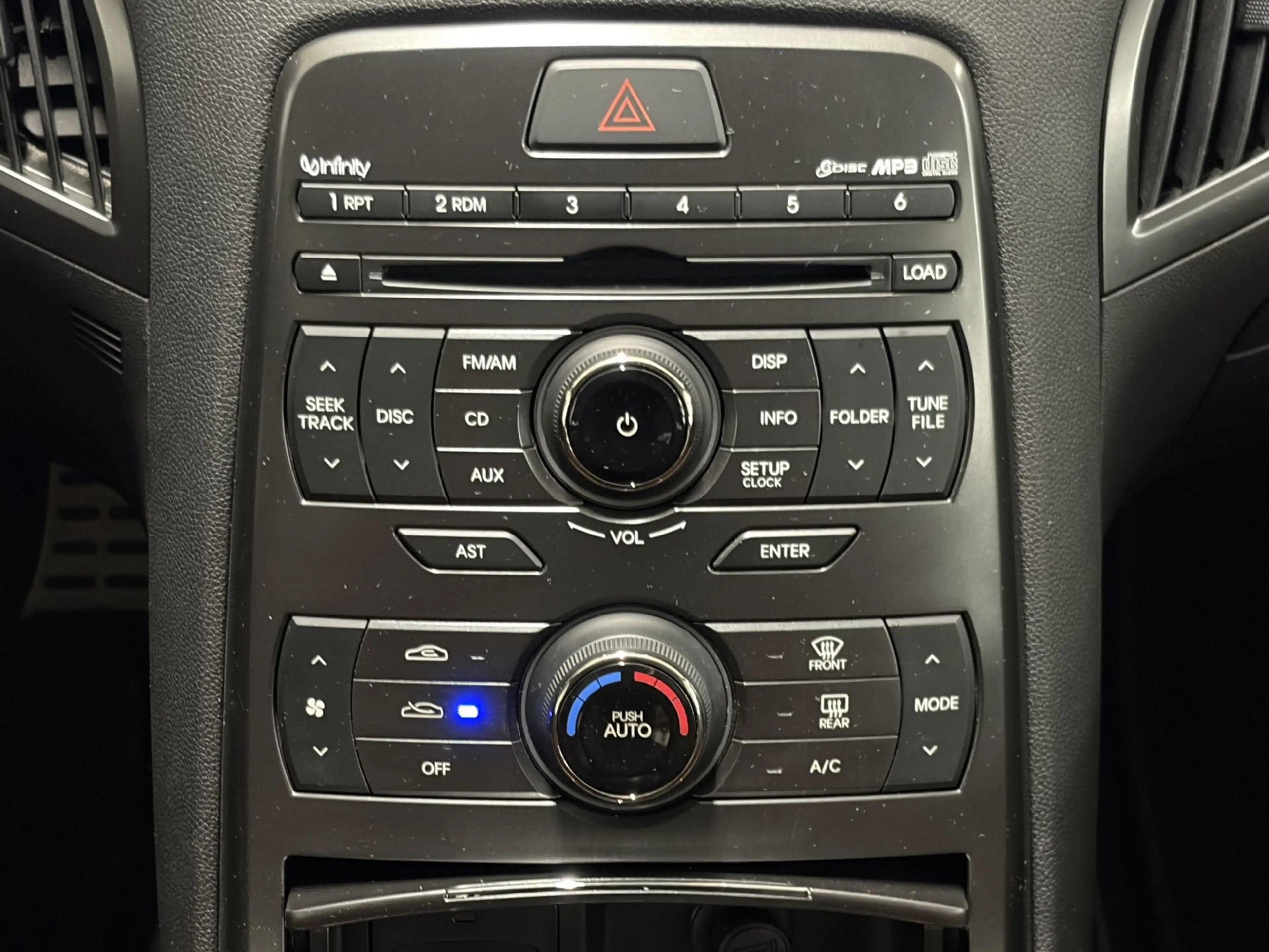 Hyundai Genesis Genesis Coupé T-GDI 2.0 — photo 14