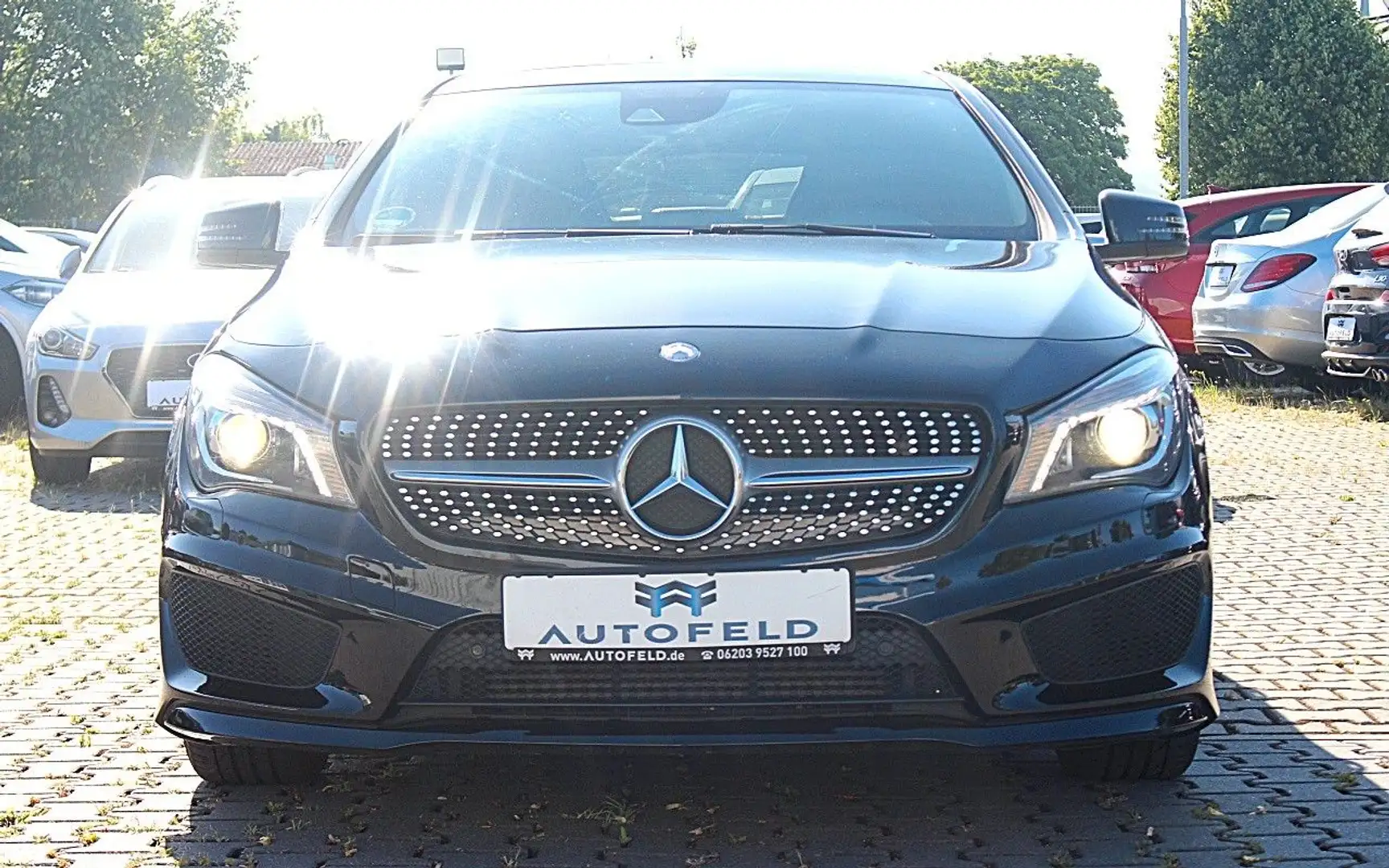 Mercedes-Benz CLA 200 AMG Line/SHEFT/LEDER/BIXENON/NAVI/PANO/ Zwart - 2