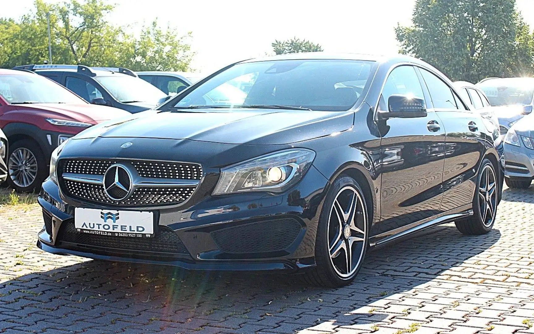 Mercedes-Benz CLA 200 AMG Line/SHEFT/LEDER/BIXENON/NAVI/PANO/ Zwart - 1