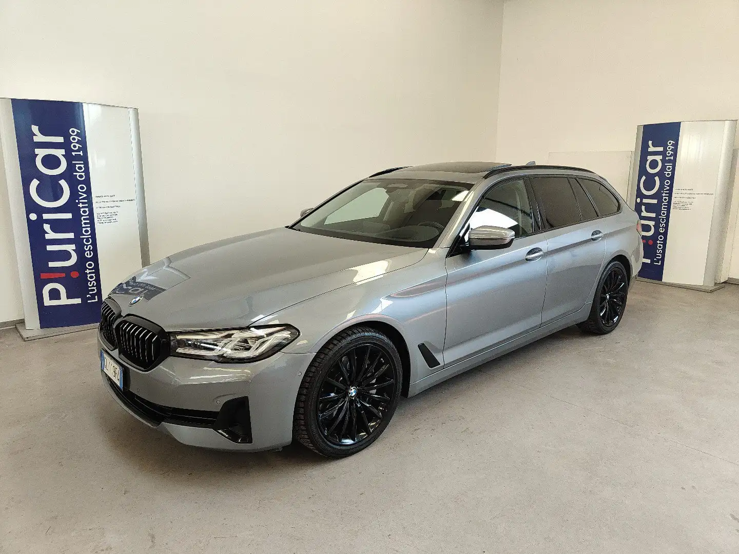 BMW 530 d 48V 249 CV Touring Luxury auto Tetto Pelle 19" Grigio - 1