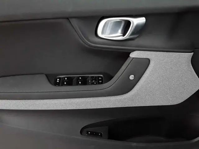 Polestar 2 view 18