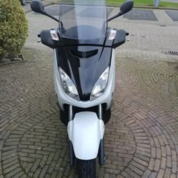 Yamaha X-Max 250 - foto 8