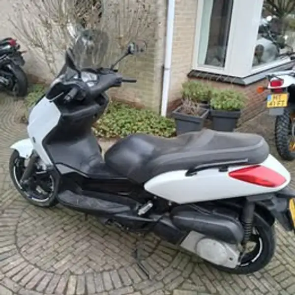 Yamaha X-Max 250 - foto 6