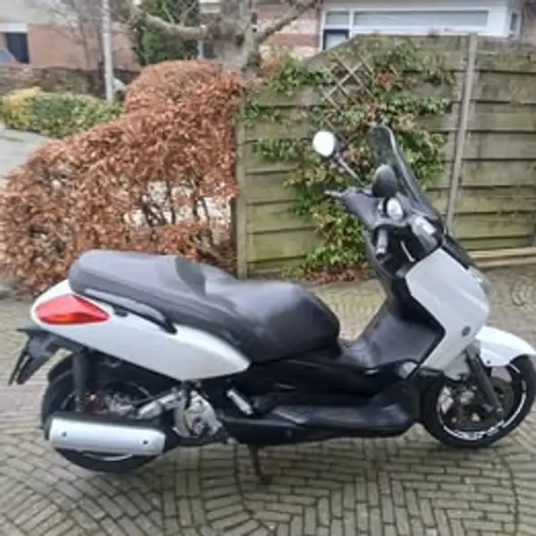Yamaha X-Max 250 - foto 2