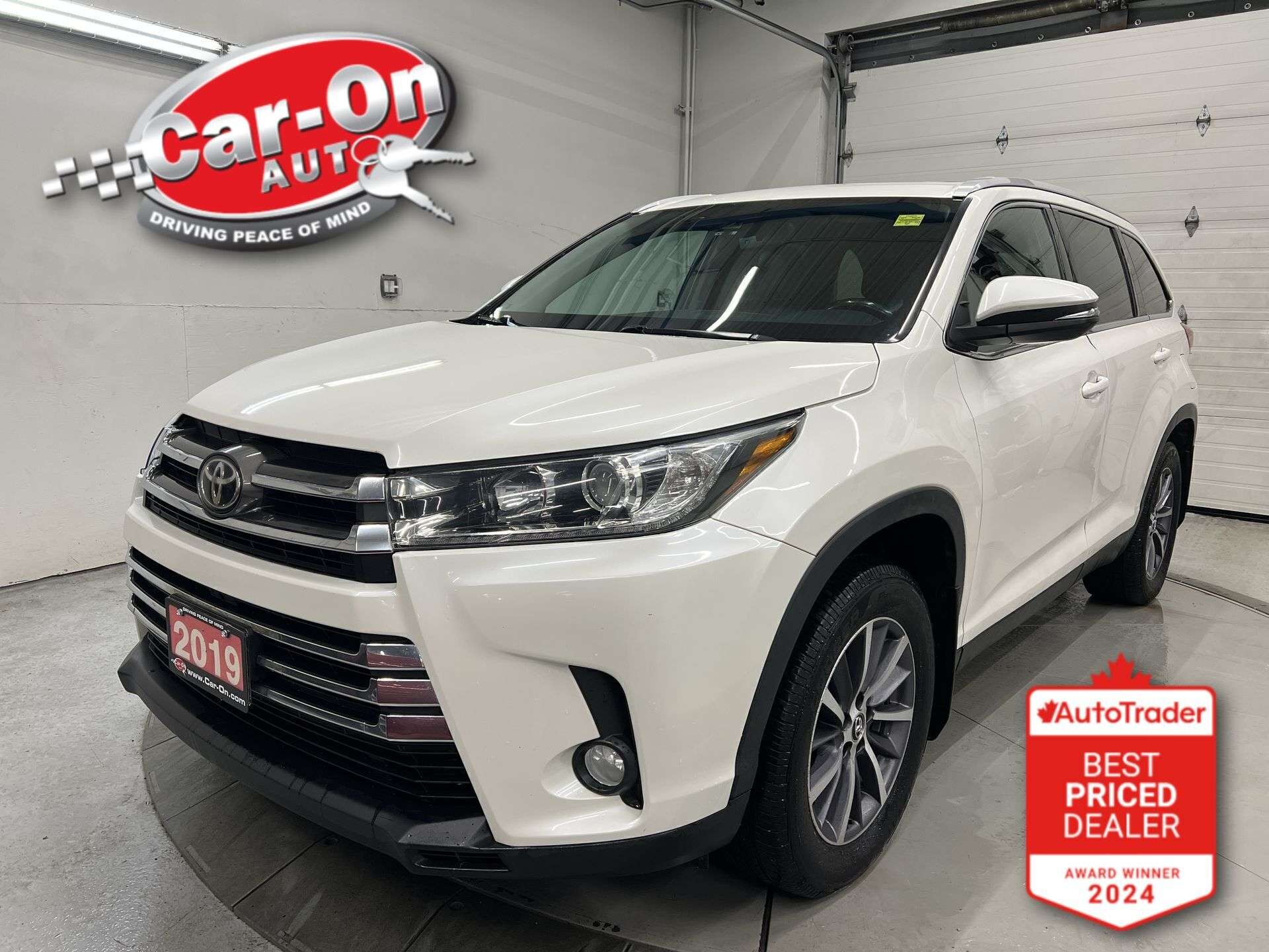 White 2019 Toyota Highlander XLE AWD SUV / Crossover All-Wheel Drive Automatic
