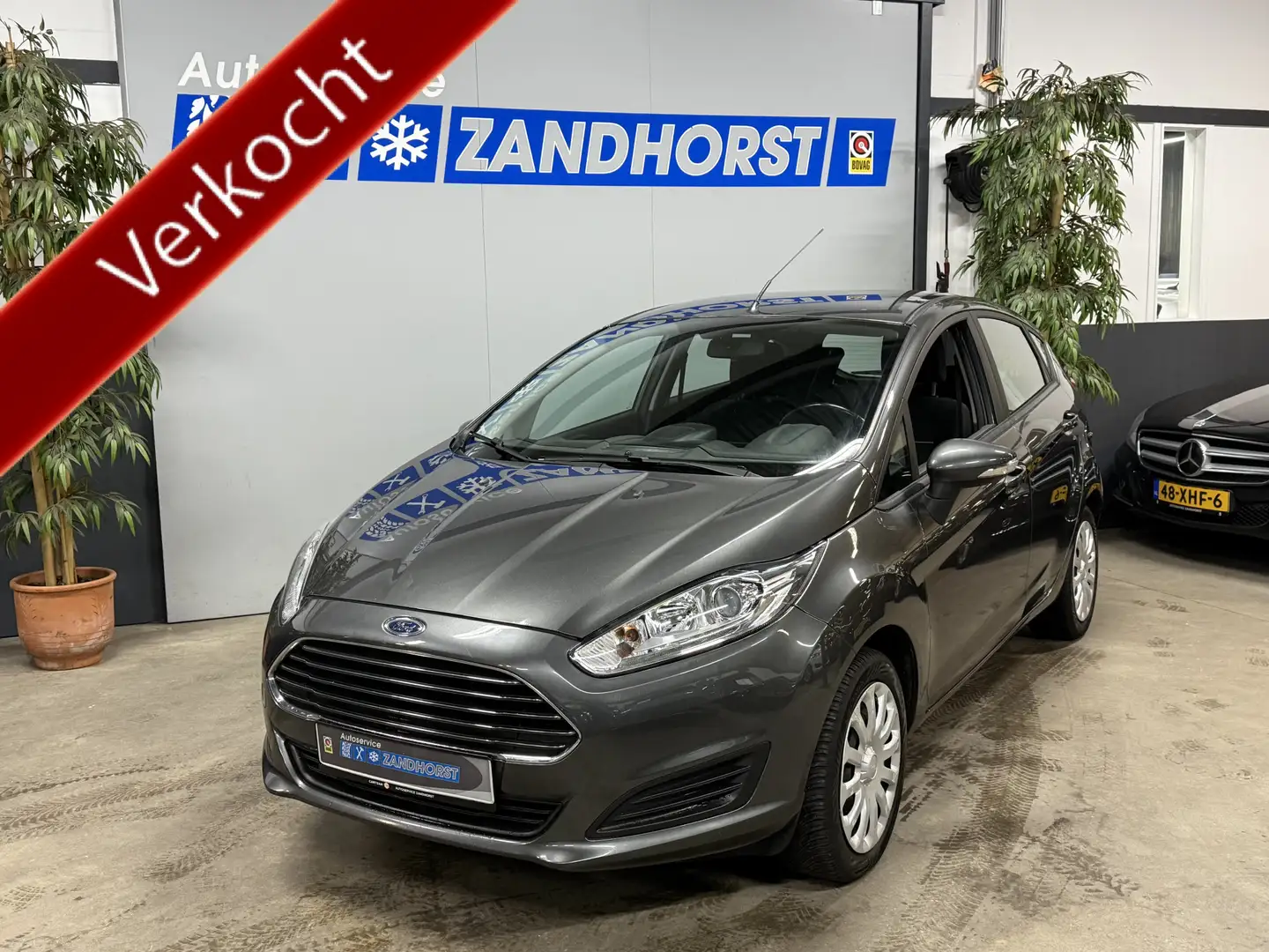 Ford Fiesta 1.0 Style // Airco // Navi //Trekhaak Verkocht!!! Grijs - 1