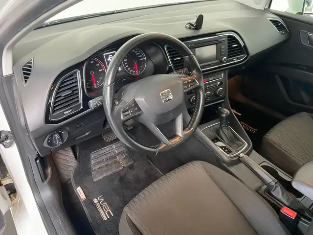 Seat Leon Leon view 3
