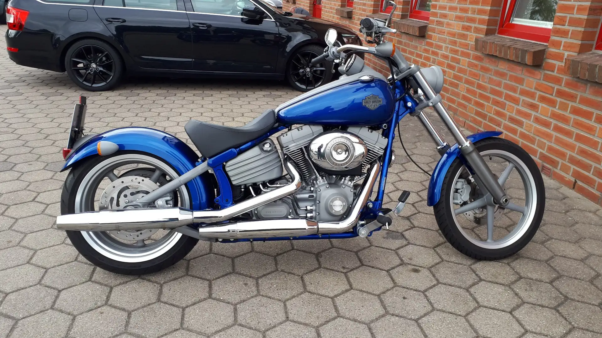 Harley-Davidson Rocker C FXCW Rocker Bleu - 1