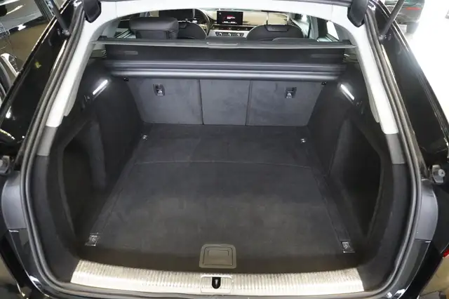 Audi A4 Avant view 10