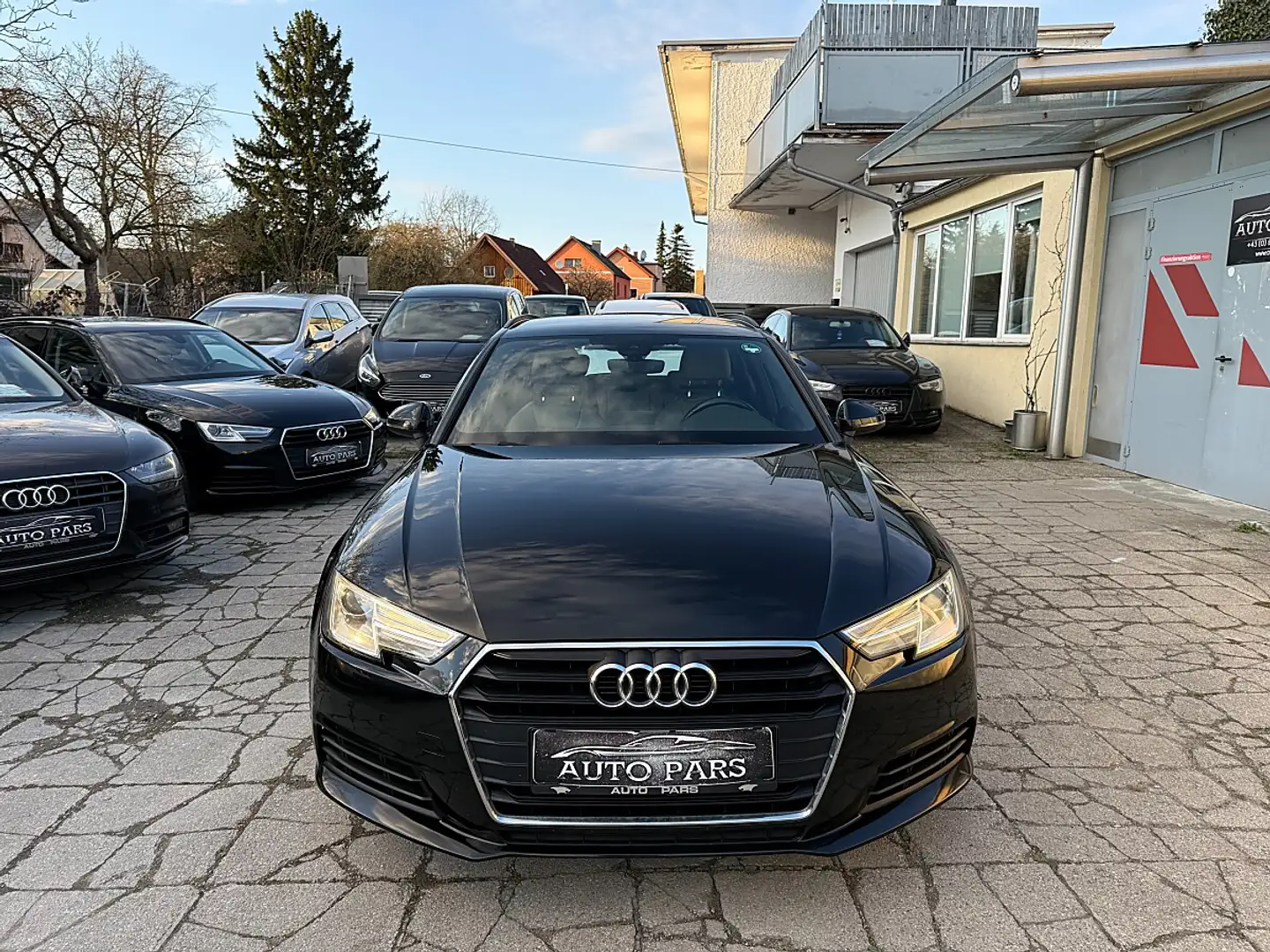 Audi A4 Avant 2,0 TDI S-tronic-LEDER-ANHÄNGERKUPPLUNG Schwarz - 2