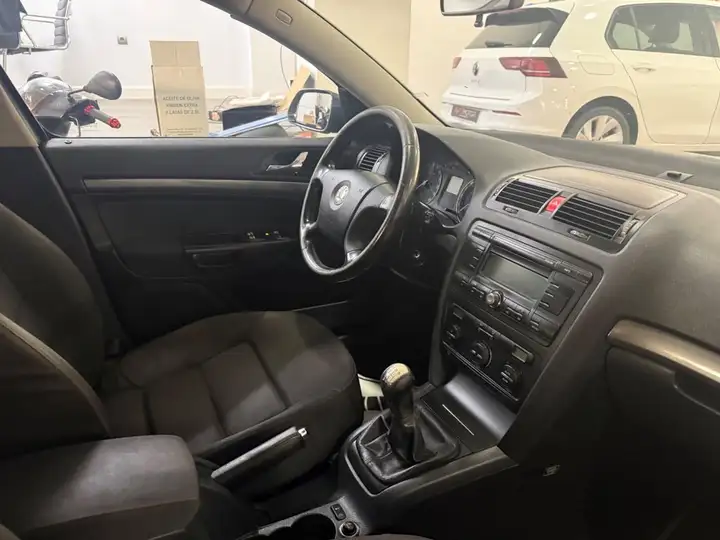 Škoda Octavia 2.0 TDI Elegance (2004) 2006, foto 9