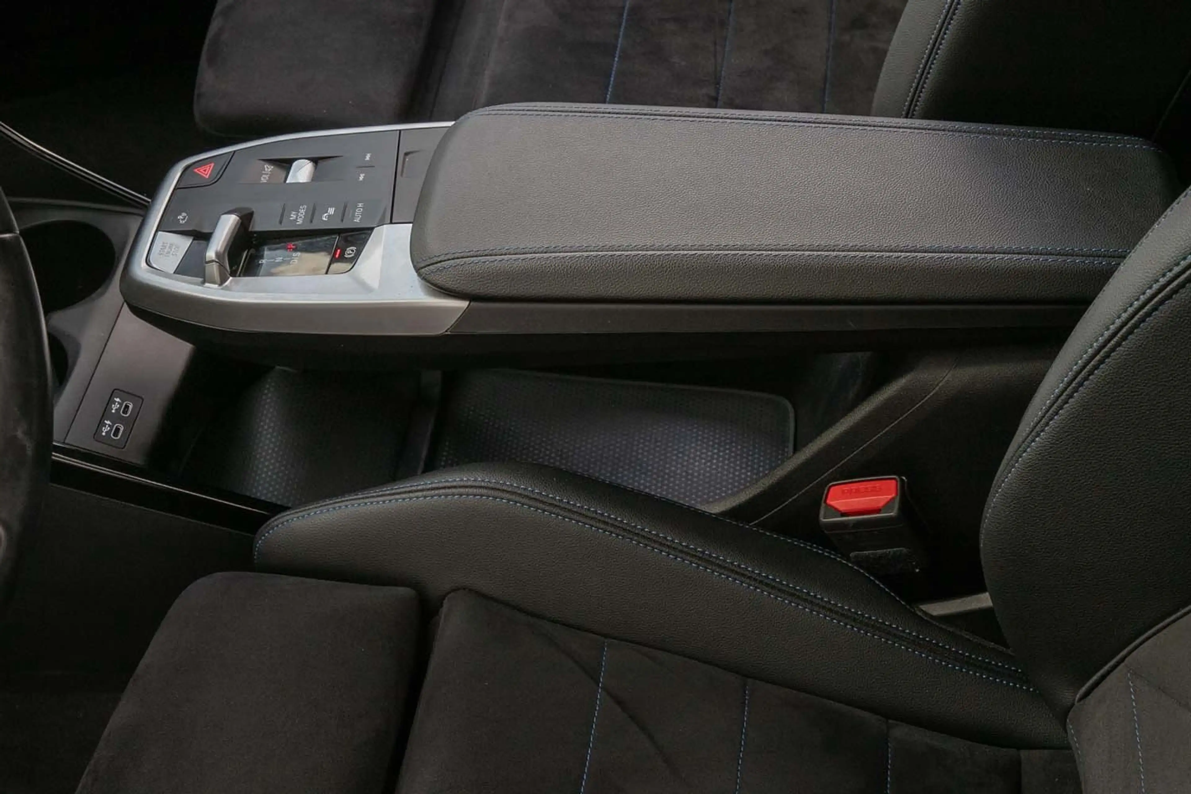 BMW 223 i Active Tourer M Sportpaket HeadUp HiFi 360° — photo 10
