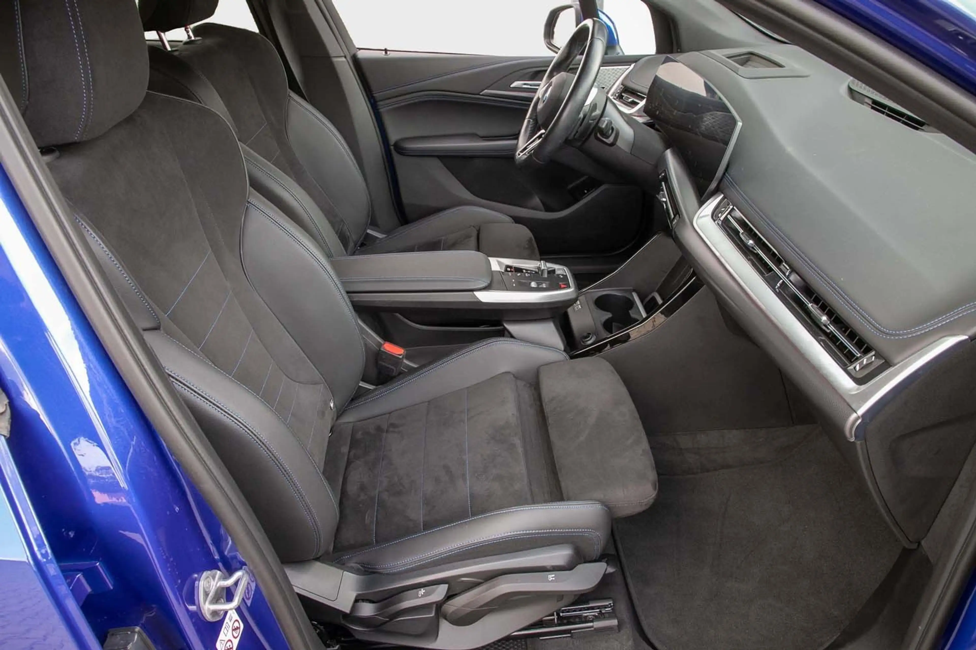 BMW 223 i Active Tourer M Sportpaket HeadUp HiFi 360° — photo 4