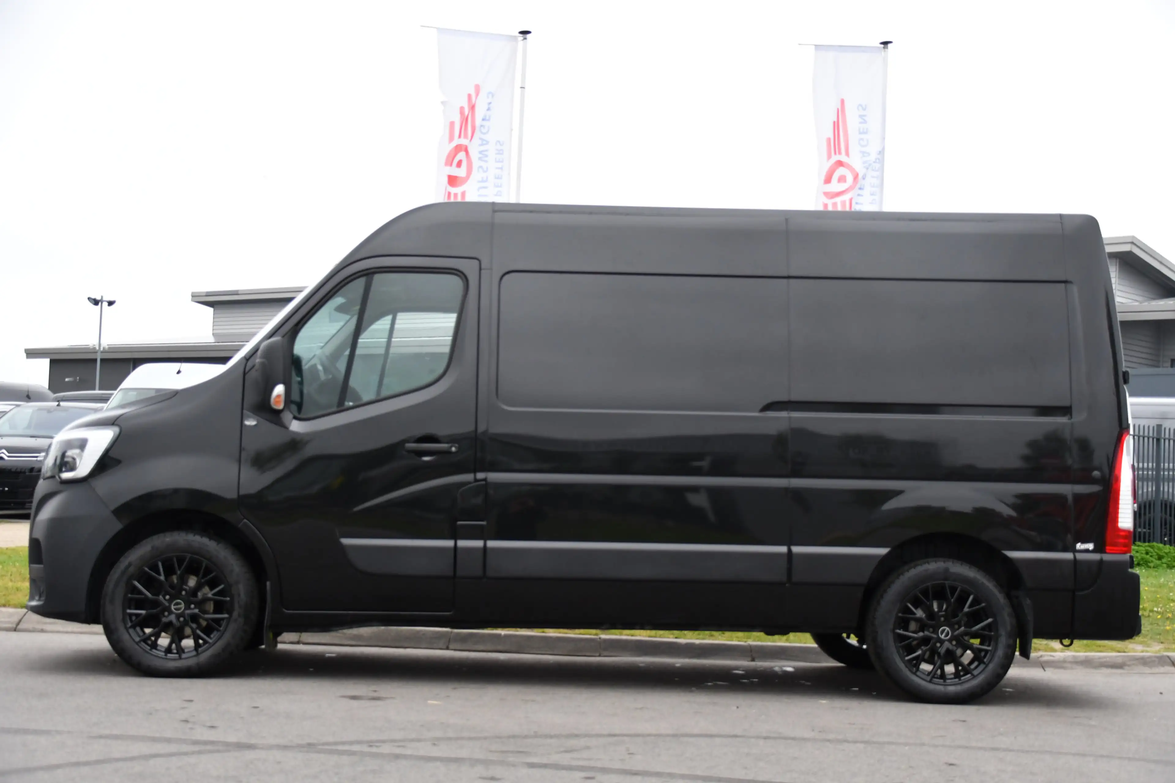Renault Master T35 2.3 dCi 150 L2H2 Black Edition Cruise, Camera, — photo 9