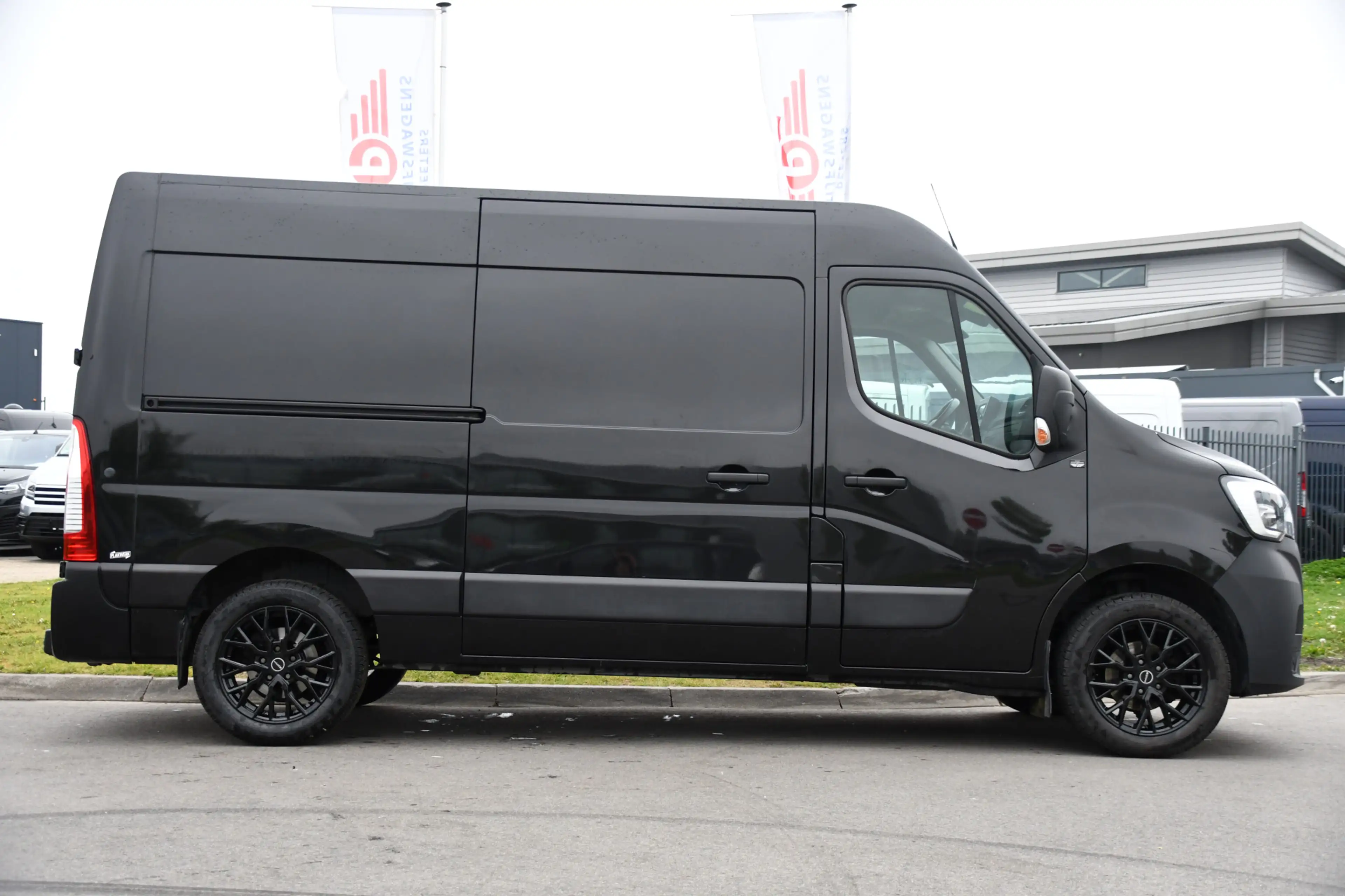Renault Master T35 2.3 dCi 150 L2H2 Black Edition Cruise, Camera, — photo 10