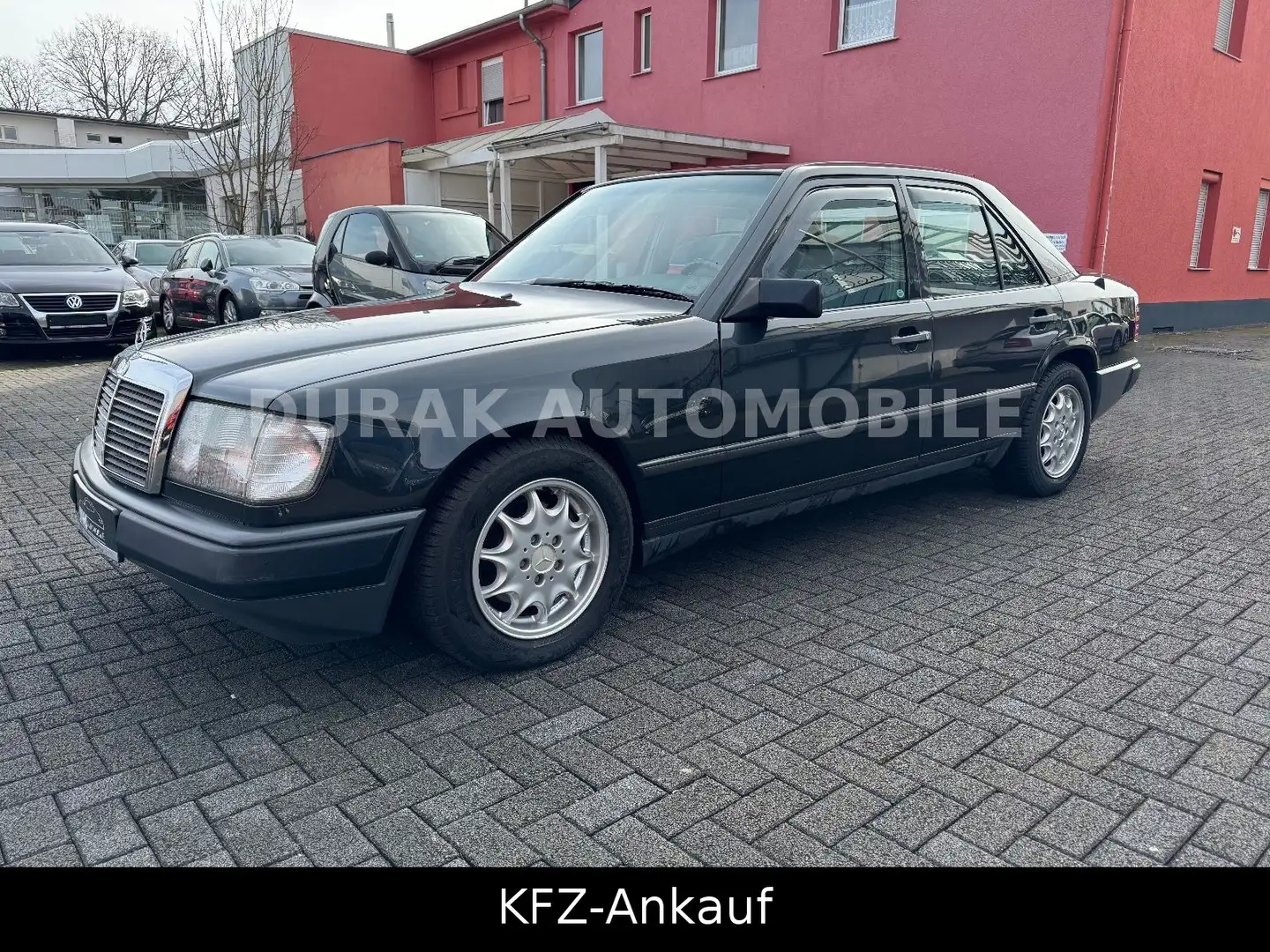 Mercedes-Benz E 260 W124 / H-ZU. / AUTOM / SCHIEBEDACH Schwarz - 1