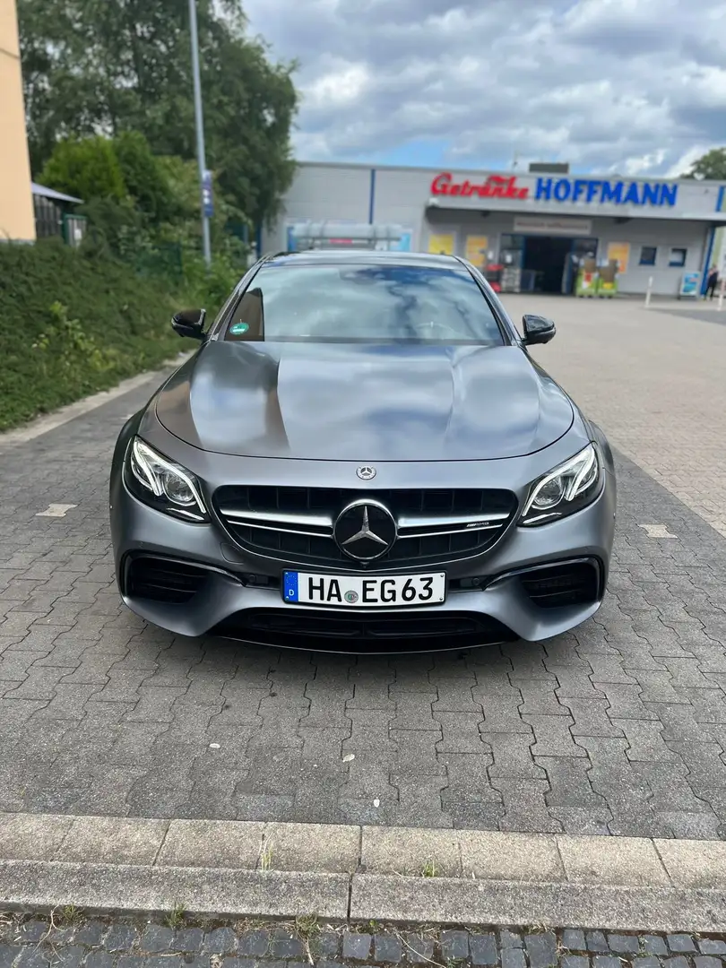 Mercedes-Benz E 63 AMG S 4Matic Speedshift 9G-MCT - 1