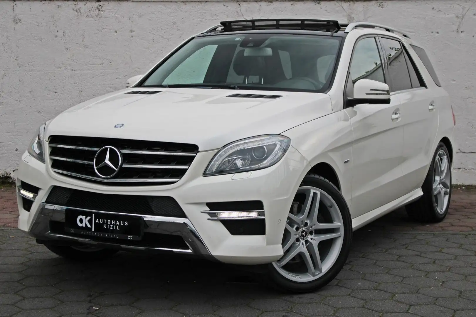 Mercedes-Benz ML 350 ML350CDI AMG Paket Pano Designo Keyless Luftf 21 Blanc - 1