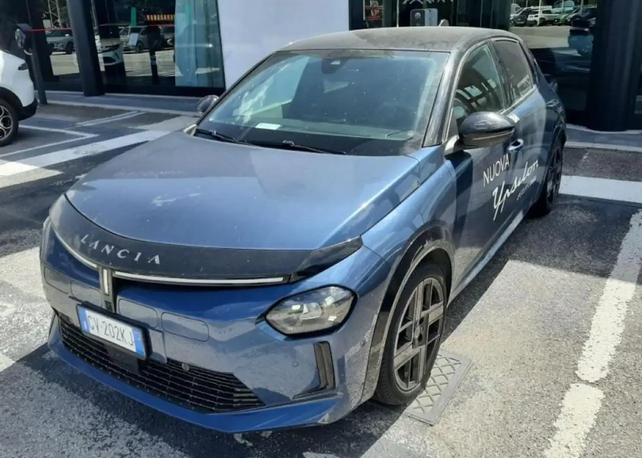 Lancia Ypsilon