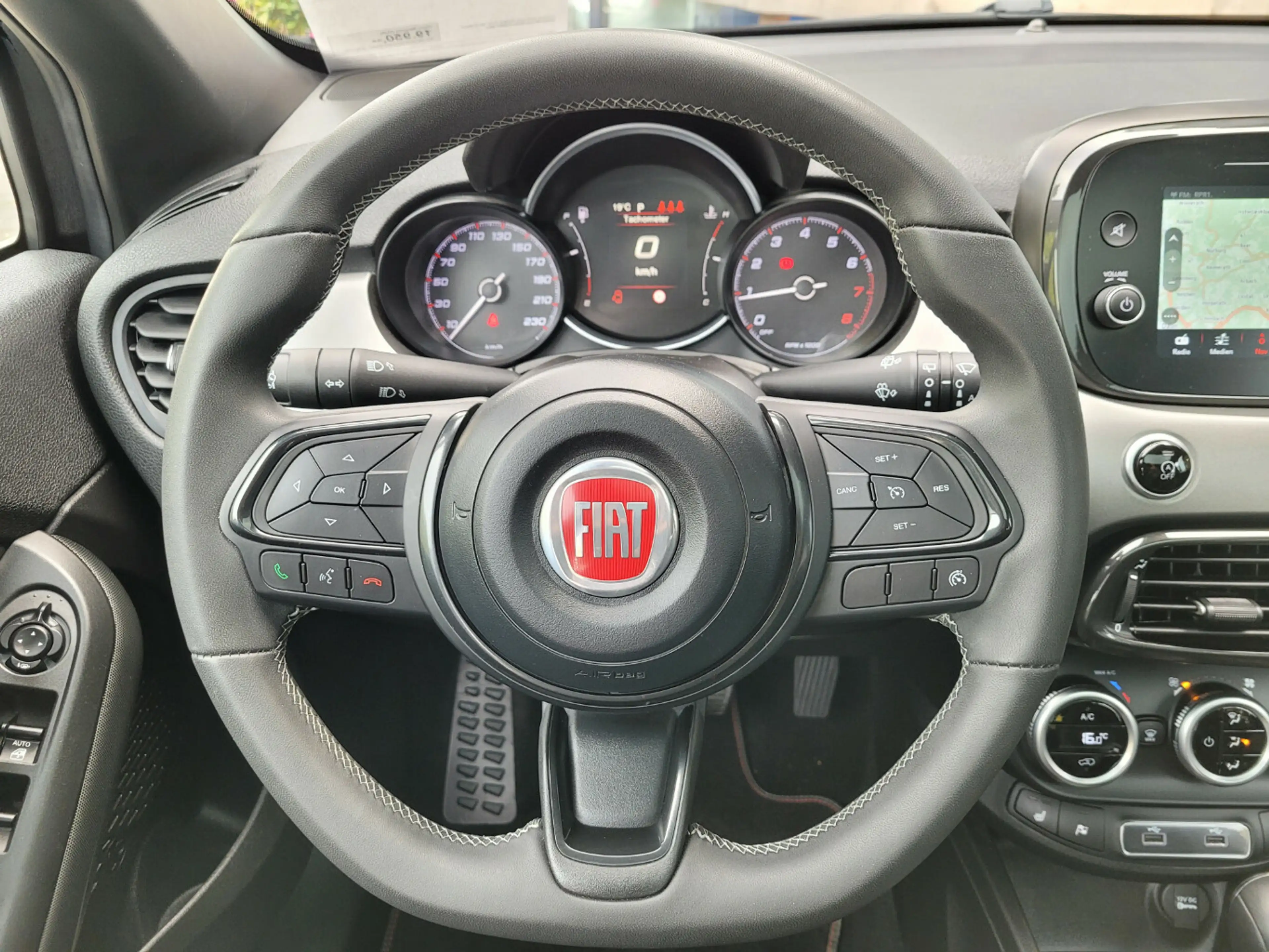Fiat 500X Sport*Automatik*PANO*PDC*RFK* — photo 15