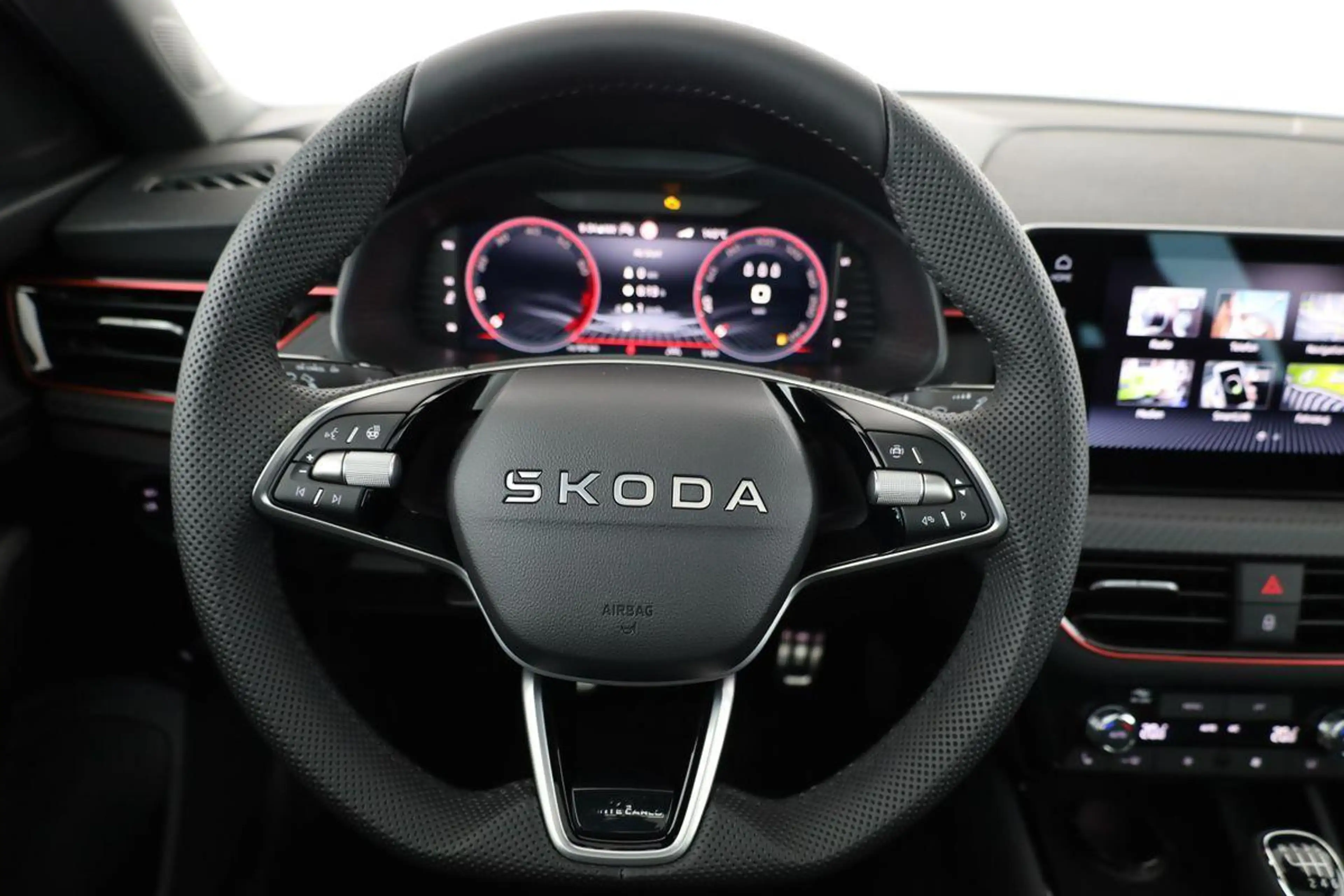 Skoda Kamiq Monte Carlo 1.5 TSI Carlo, Pano, AHK, Matrix, N... — photo 5