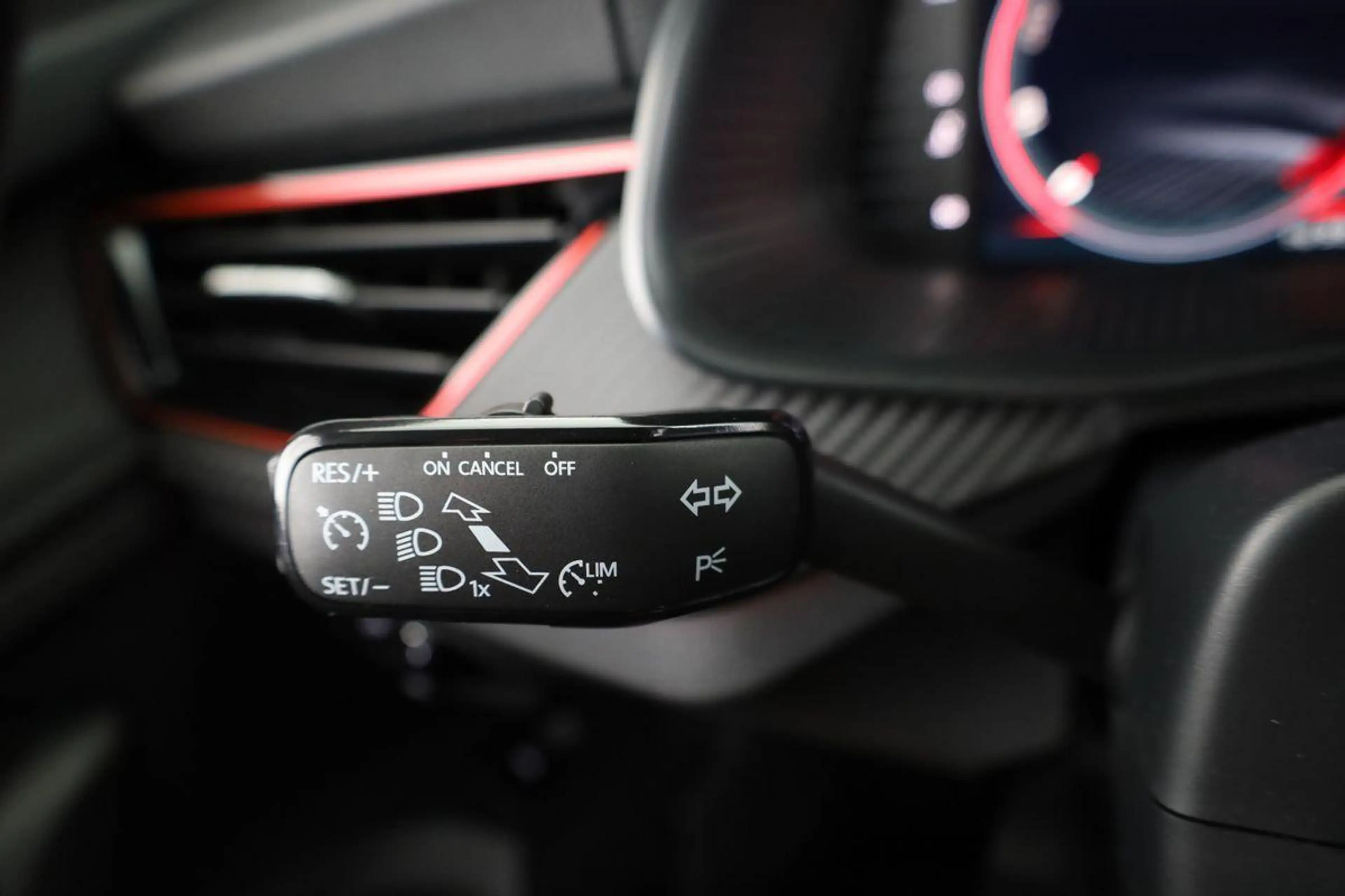 Skoda Kamiq Monte Carlo 1.5 TSI Carlo, Pano, AHK, Matrix, N... — photo 9