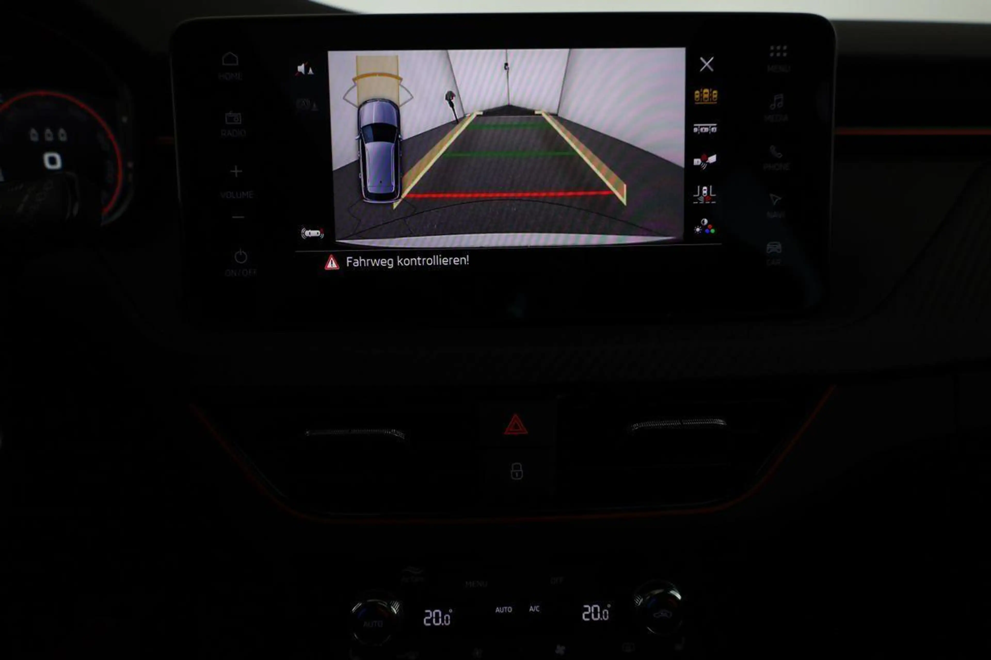 Skoda Kamiq Monte Carlo 1.5 TSI Carlo, Pano, AHK, Matrix, N... — photo 6