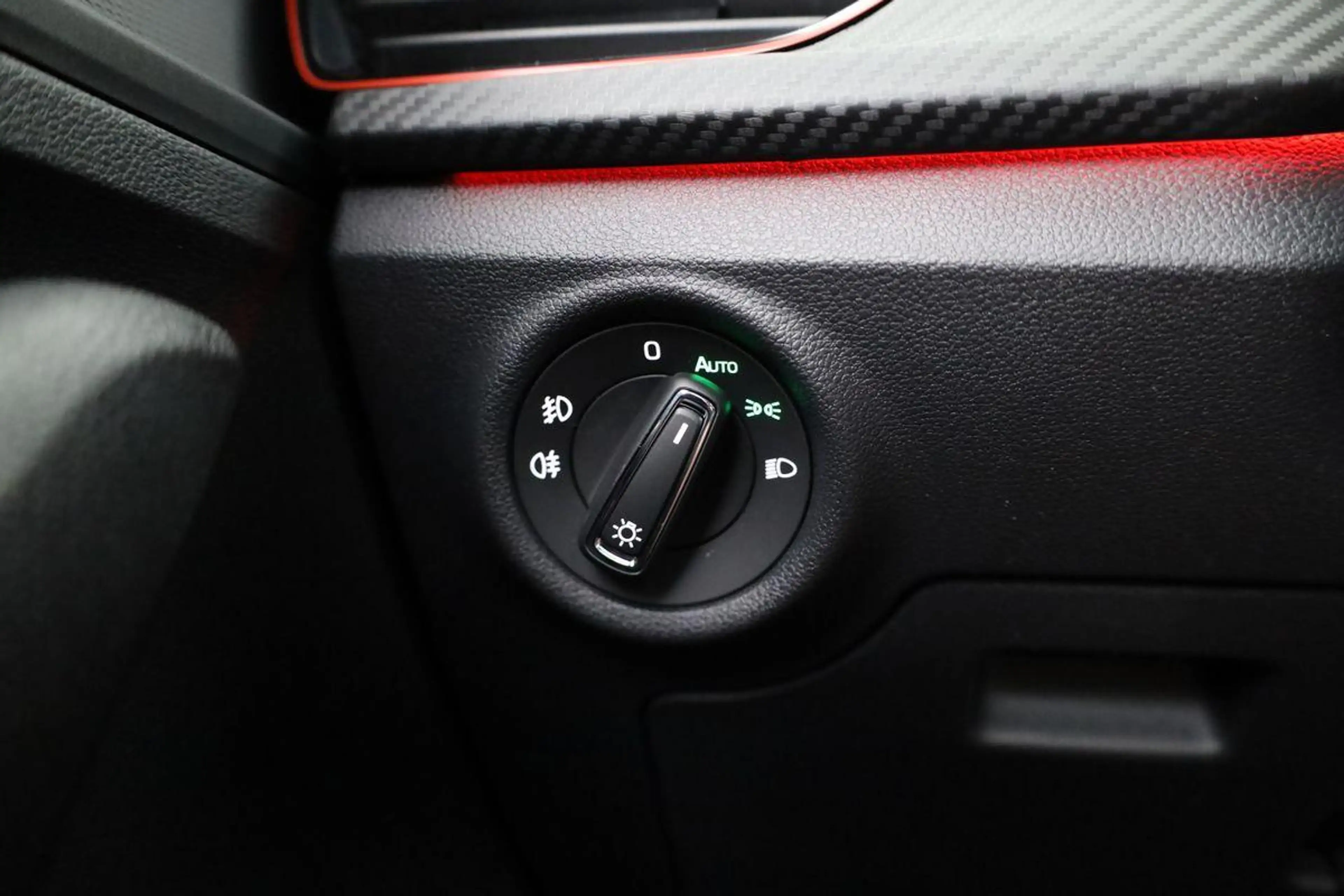 Skoda Kamiq Monte Carlo 1.5 TSI Carlo, Pano, AHK, Matrix, N... — photo 8