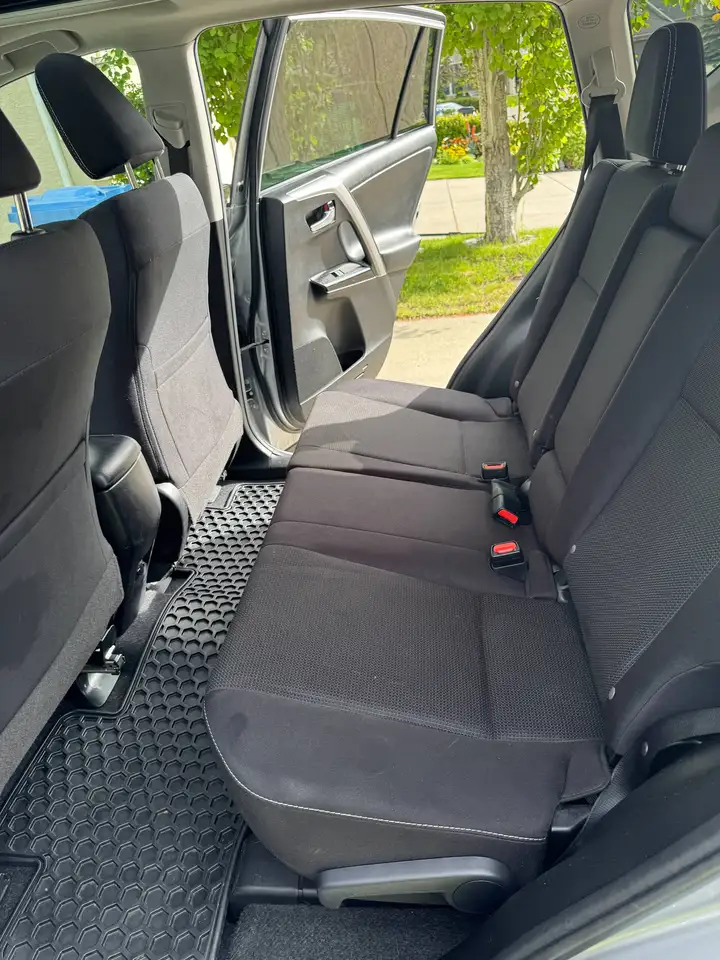 Toyota RAV 4 photo Toyota RAV 4