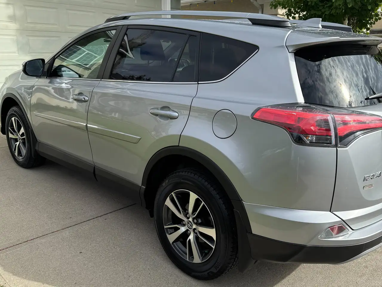 Toyota RAV 4 photo Toyota RAV 4