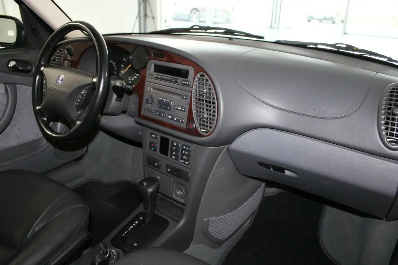 Saab 9-3 2.0t/Klimaaut../SHZ/Automatik/RESTAURIERT/2+, foto 8