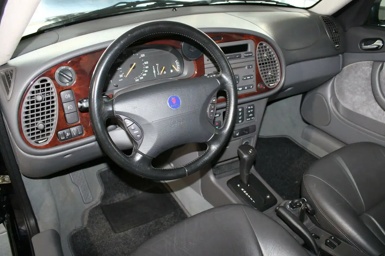 Saab 9-3 2.0t/Klimaaut../SHZ/Automatik/RESTAURIERT/2+, foto 6