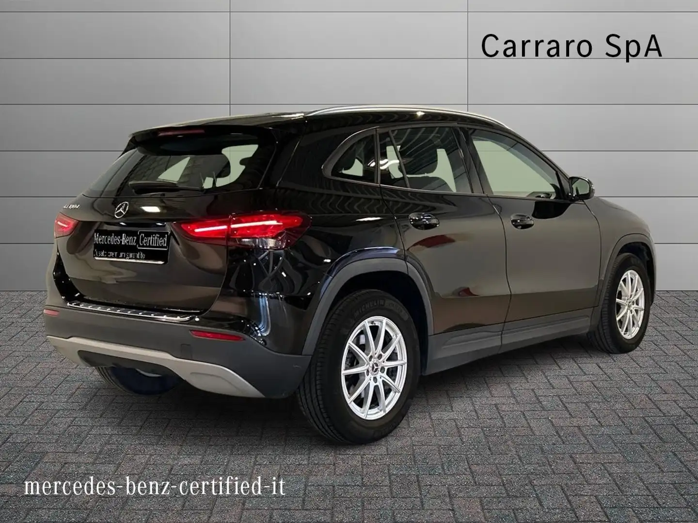 Mercedes-Benz GLA 180 - GLA 180 d Business auto Černá - 2