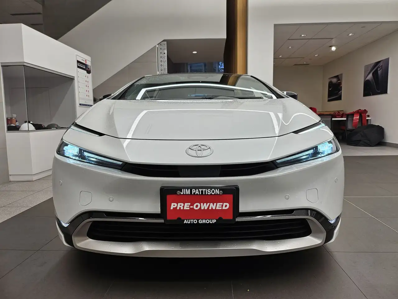 Toyota Prius Prime снимка Toyota Prius Prime