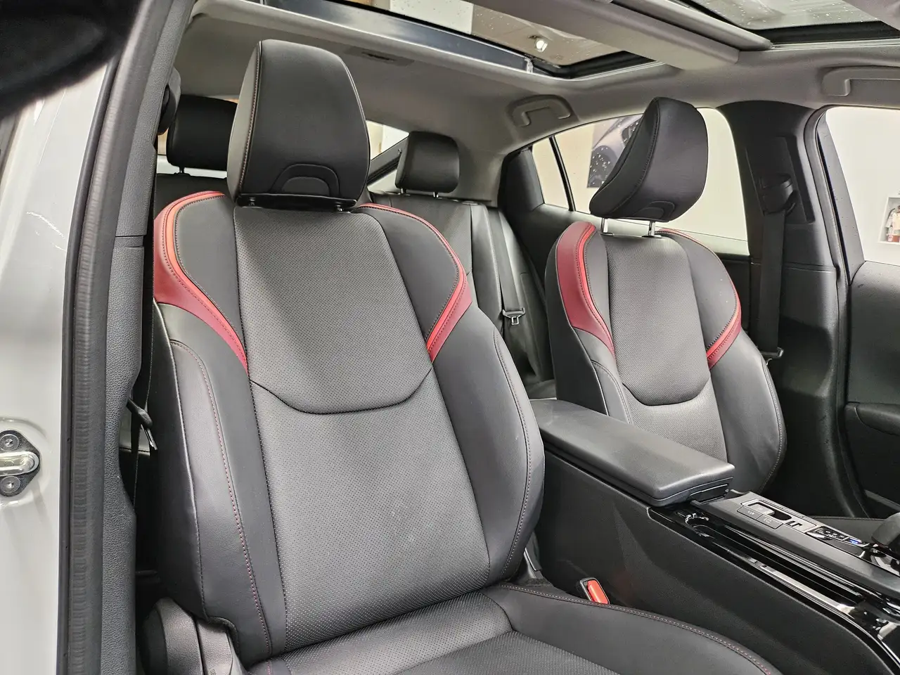 Toyota Prius Prime снимка Toyota Prius Prime