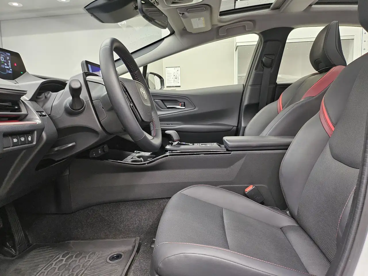Toyota Prius Prime снимка Toyota Prius Prime