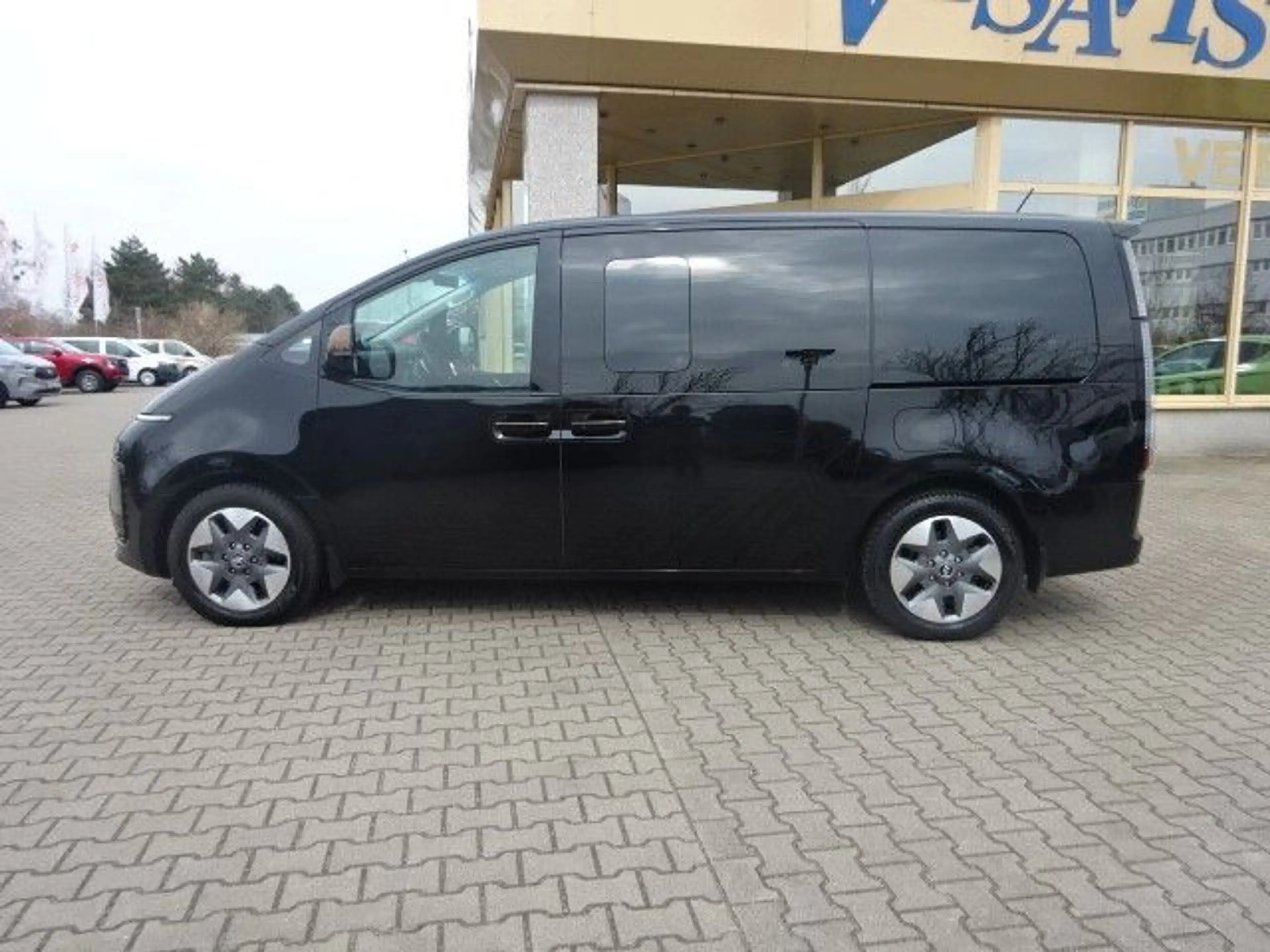 Hyundai STARIA 177PS Autm. Signature 4WD Navi Leder ACC — photo 2