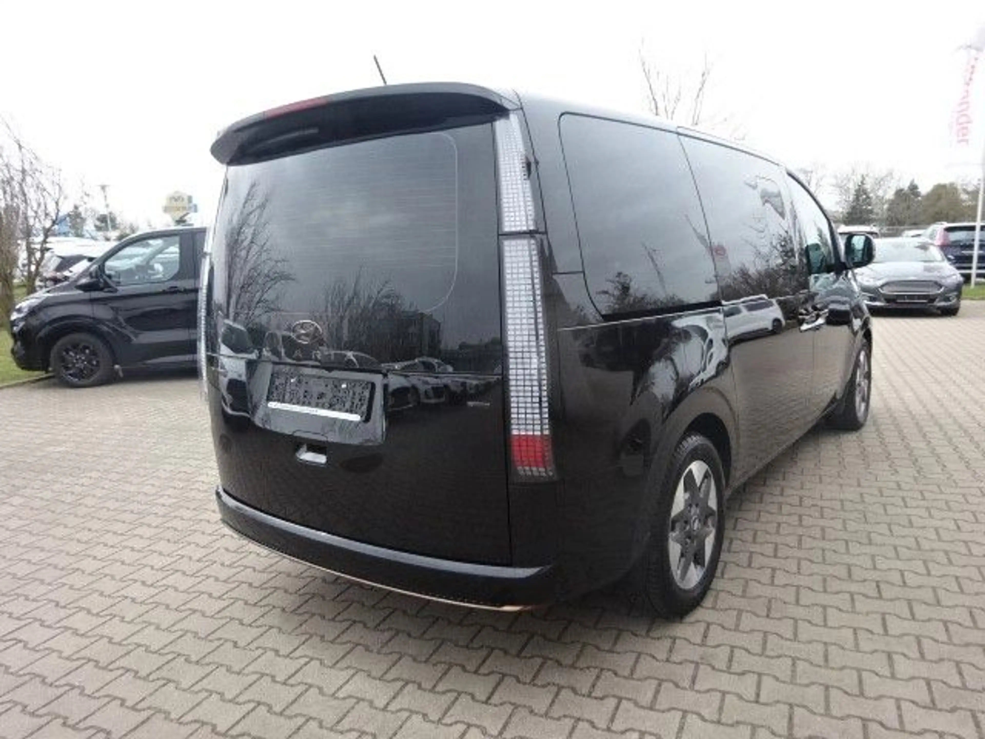 Hyundai STARIA 177PS Autm. Signature 4WD Navi Leder ACC — photo 4